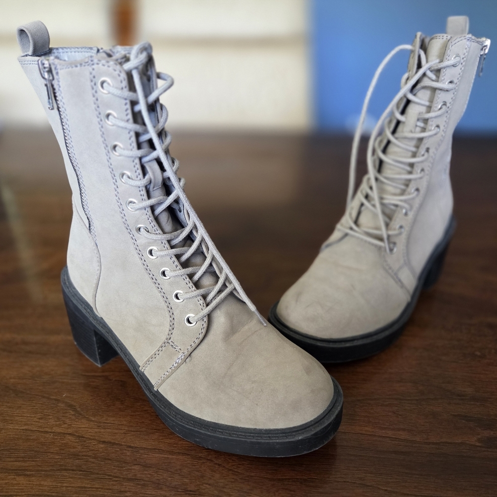Stylish Tan Lace-Up Women's Boots